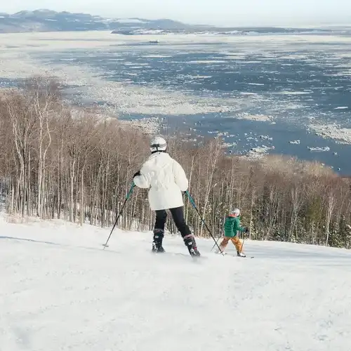 Skiiers at an all-inclusive resort in Quebec (c)Club Med