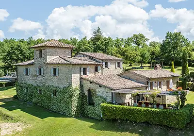 A luxury, modern villa in the Chianti region, perfect for families and groups of friends